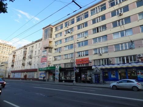 Здание по ул. Малышева, 28, которое Зацепин поменял на неотапливаемые строения бывшего заводского цеха «Уралмашзавода»