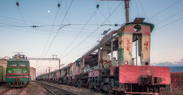 В стране появляется все больше заброшенных локомотивов РЖД, которой выделяются триллионные ассигнования из бюджета