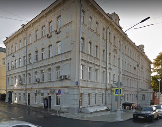 Здание на Рождественском бульваре. Здесь идёт многолетняя война жильцов дома с Михаилом Шульманом