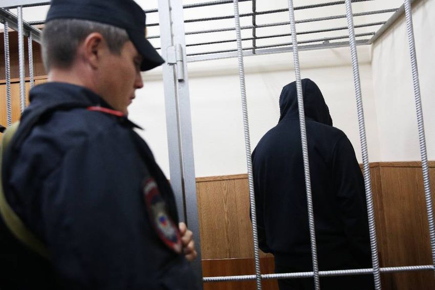 Избрание меры пресечения в отношении криминального авторитета Олега Медведева в Басманном суде.